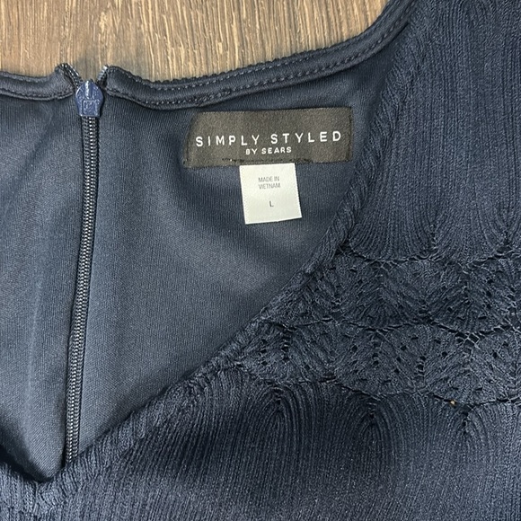 Simply styled by sears cold shoulder style Navy dress size large - Picture 5 of 7